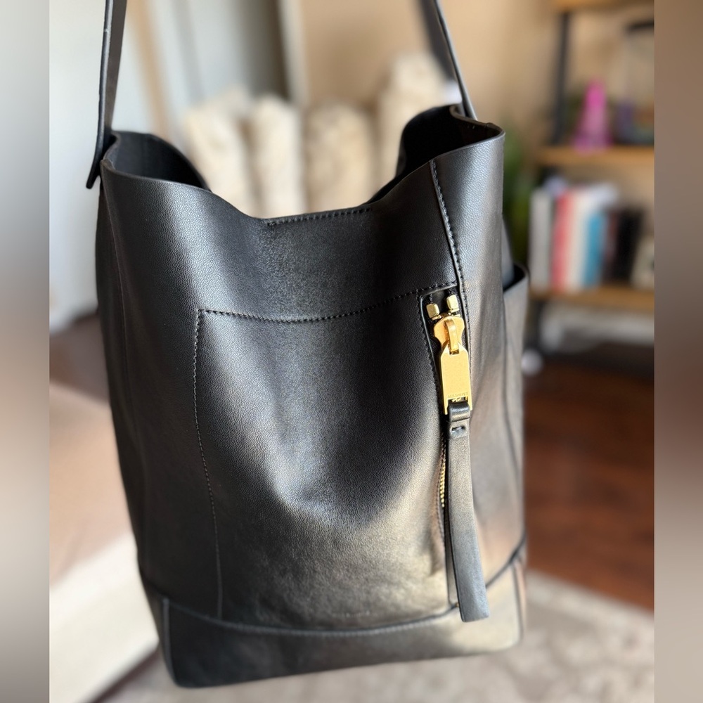 AllSaints BLACK
Alba Leather Hobo Bag Good used condition - Picture 7 of 16